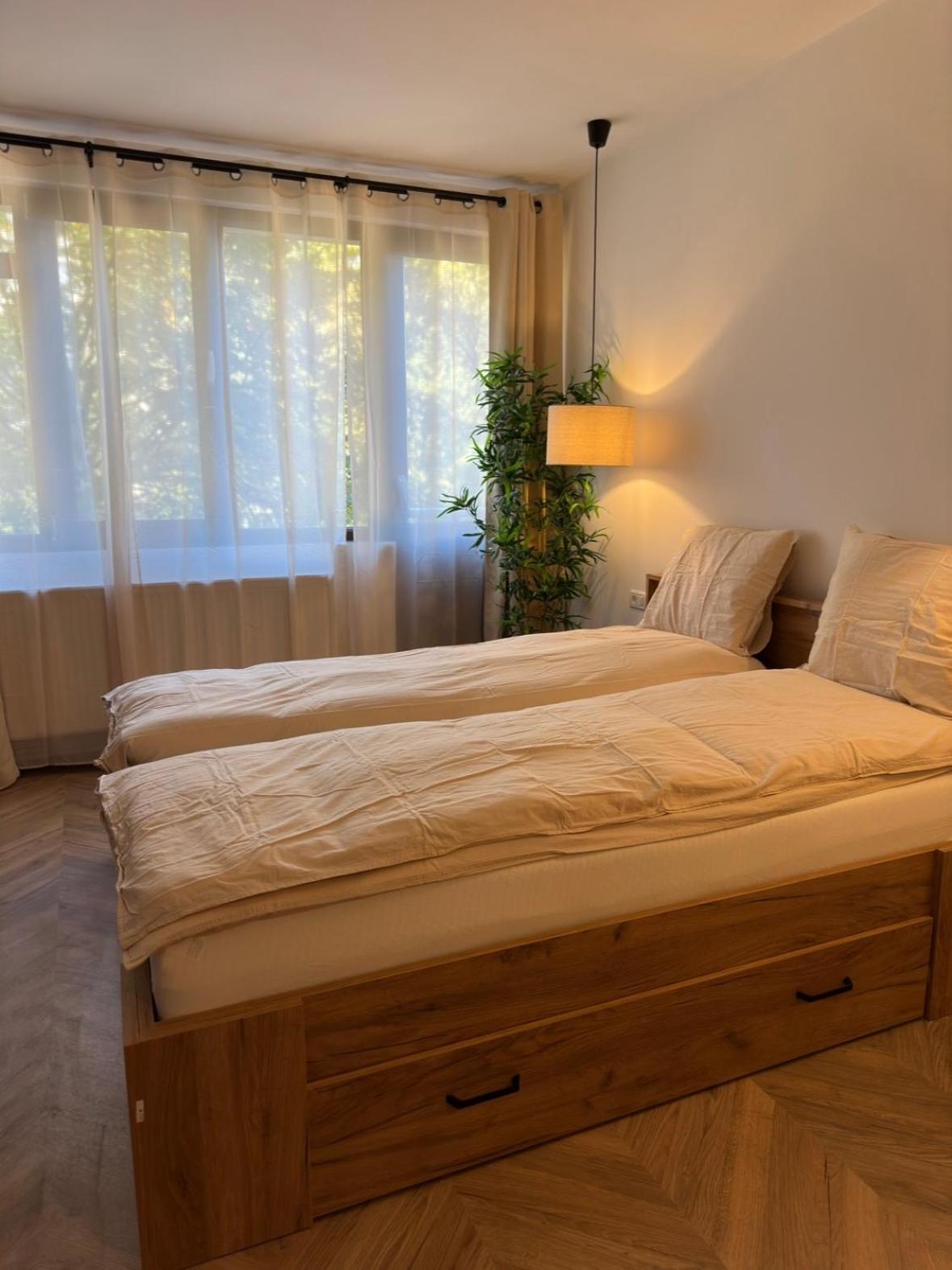 One Room Apartment- Self Check-In 24H Resita Exterior foto